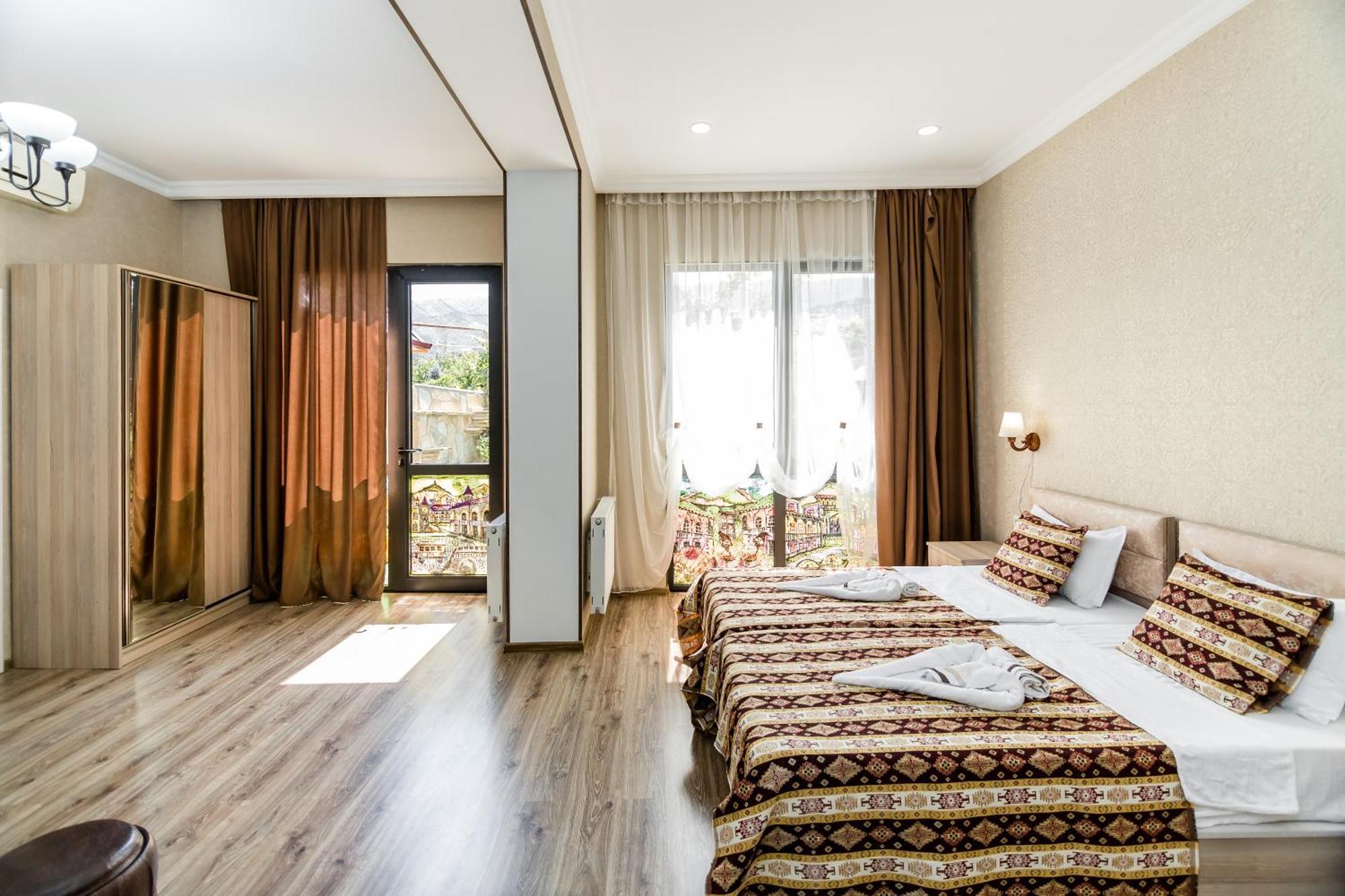 The Oldest Tbilisi Hotel Luaran gambar