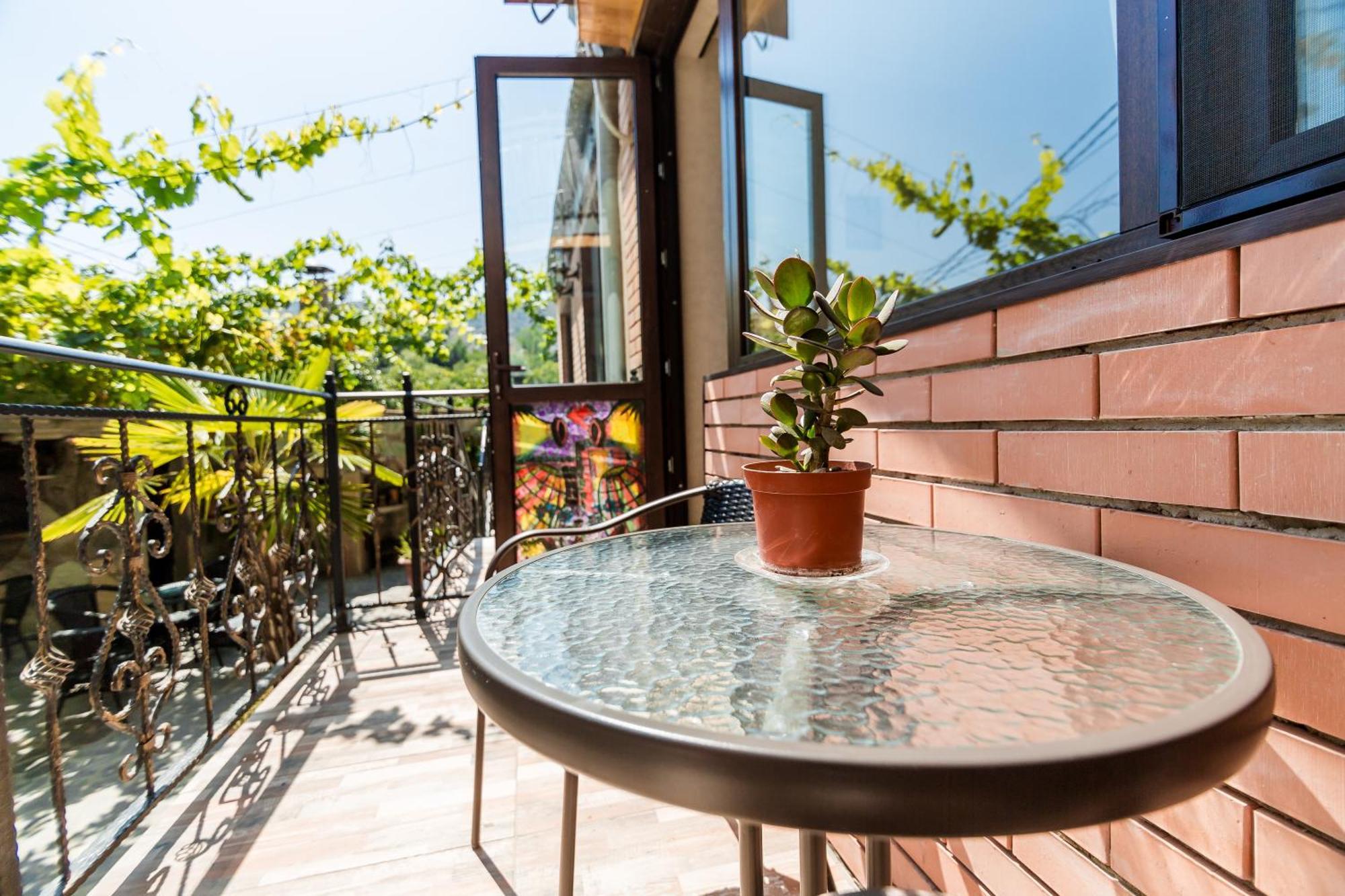 The Oldest Tbilisi Hotel Luaran gambar