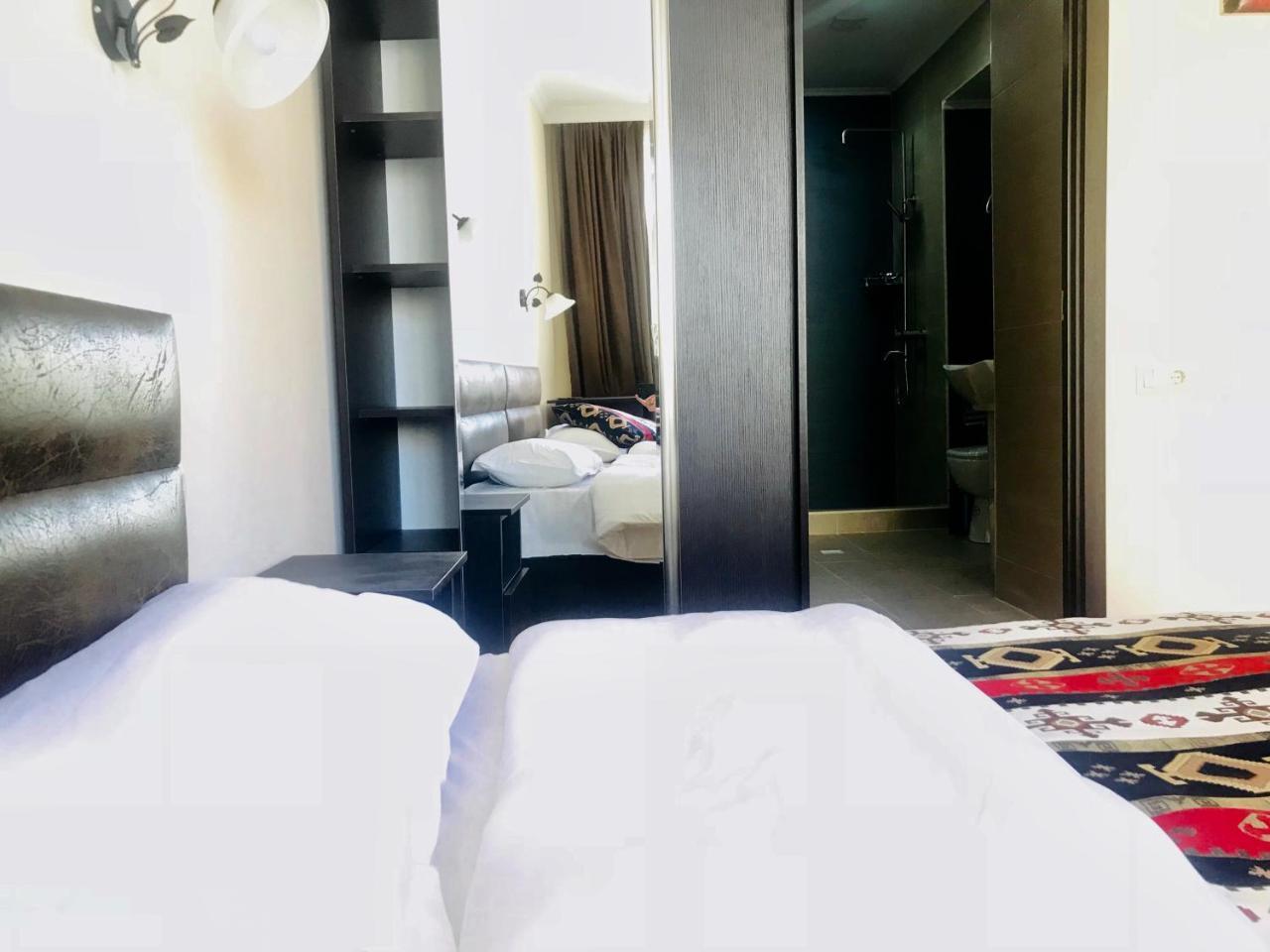 The Oldest Tbilisi Hotel Luaran gambar